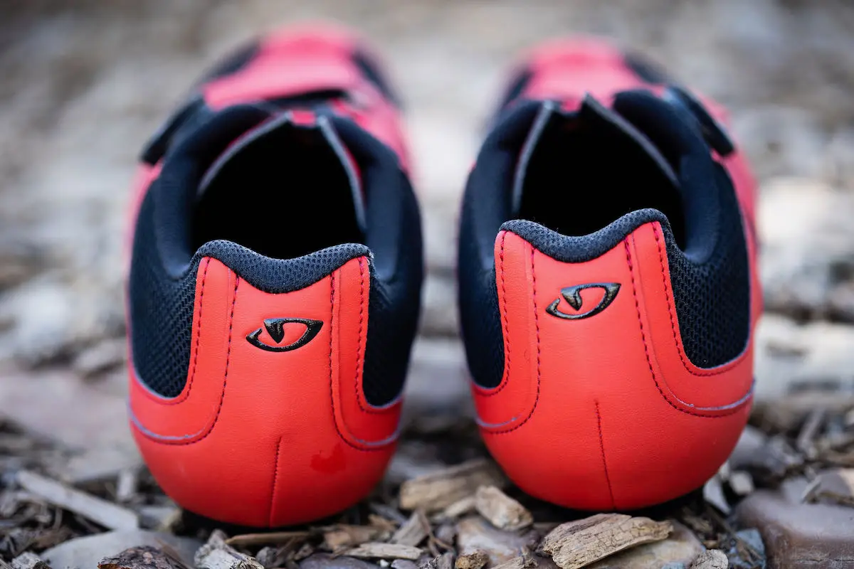 Zapatillas de ciclismo de carretera y spinning Giro Savix II con dial BOA