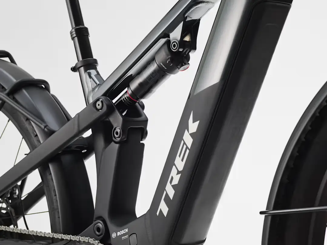 Bicicleta eléctrica Trek Powerfly+ FS 4 Equipped 800 Gen 4 con portabultos y luces en Bikes Click