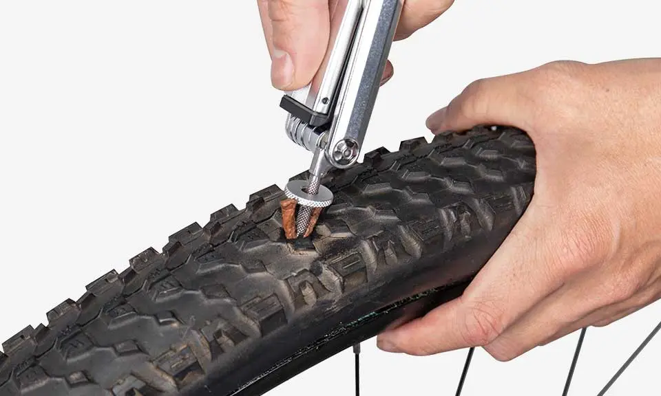 Multiherramienta topeak tubi 18 para reparacion tubeless en Bikes Click